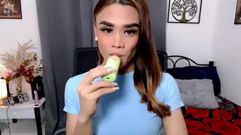 hottie nicole online show from March 2025 06:06:02 AM