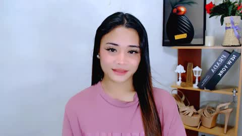 Snapshot of nhicolehollywood chatting on May 2026 12:50:02 AM hottie nicole online show from May 2026 12:50:02 AM