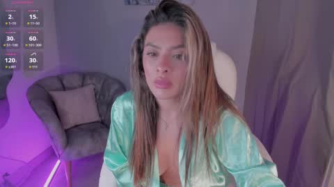 Nia online show from December 2024 08:28:02 PM