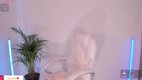 Nia online show from March 2025 04:55:02 PM