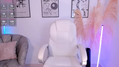 Nia online show from October 2025 01:33:02 PM