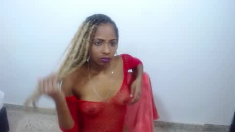 Snapshot of niaolsson_ chatting on November 2025 08:18:01 PM Nia Olson online show from November 2025 08:18:01 PM