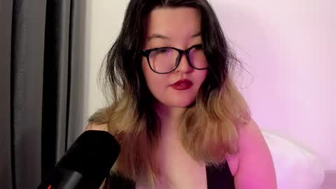 Kim online show from March 2025 04:28:02 PM