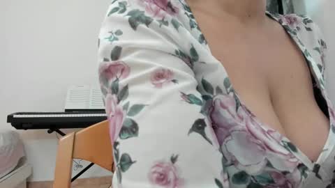 Snapshot of nicebrown chatting on November 2025 12:10:02 AM Sfora online show from November 2025 12:10:02 AM