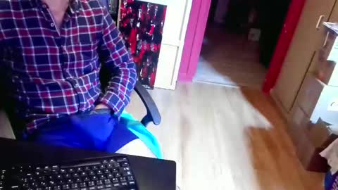 nicecck24 online show from November 2025 05:18:02 AM