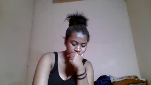 Snapshot of nicelly01 chatting on May 2026 01:18:02 PM nicelly01 online show from May 2026 01:18:02 PM