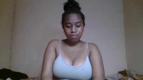 Snapshot of nicelly01 chatting on May 2026 06:38:02 PM nicelly01 online show from May 2026 06:38:02 PM