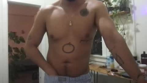 Snapshot of nickf215 chatting on December 2025 05:15:02 AM Nick online show from December 2025 05:15:02 AM