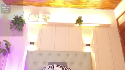 Your baby Nicol  online show from November 2025 01:44:02 PM