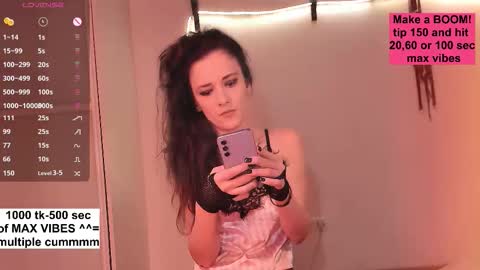 Karolina online show from November 2025 10:26:01 AM