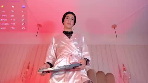 nickiwestt___ online show from July 2026 08:02:01 PM