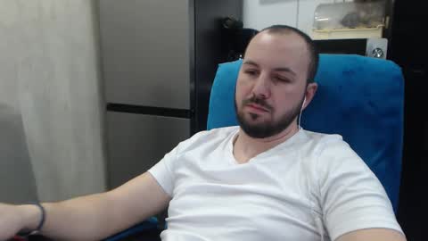 Julian online show from February 2026 11:30:02 PM