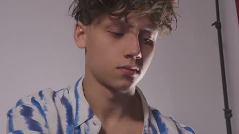 Nicky Neal online show from September 2025 01:49:02 PM