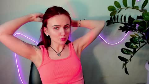 Snapshot of nicky_weekends chatting on December 2024 02:05:02 PM Nicky Weekends online show from December 2024 02:05:02 PM