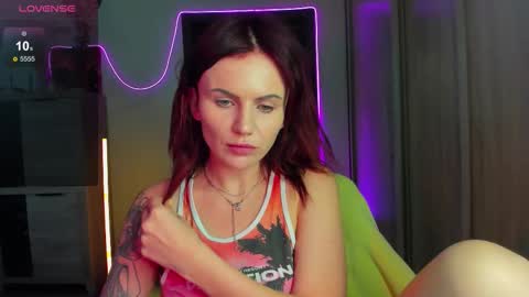 Snapshot of nicky_weekends chatting on September 2025 02:57:01 AM Nicky Weekends online show from September 2025 02:57:01 AM