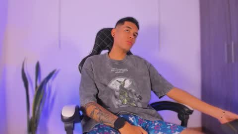 Snapshot of nickyblazze_ chatting on October 2025 12:56:01 PM Nicky online show from October 2025 12:56:01 PM