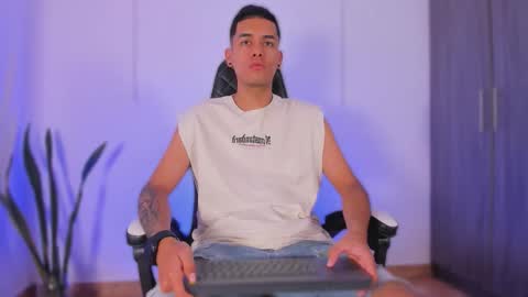 Snapshot of nickyblazze_ chatting on November 2025 01:01:02 PM Nicky online show from November 2025 01:01:02 PM