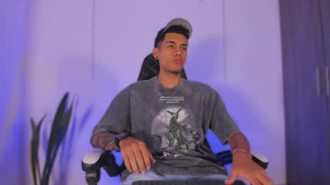 Snapshot of nickyblazze_ chatting on November 2025 12:04:02 PM Nicky online show from November 2025 12:04:02 PM