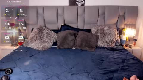 Snapshot of nickytouse chatting on December 2025 01:03:02 AM Nicky online show from December 2025 01:03:02 AM