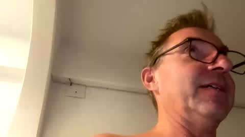 Nico online show from November 2025 10:53:02 PM