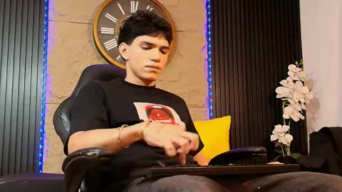 nico_monroet online show from April 2026 08:58:02 PM