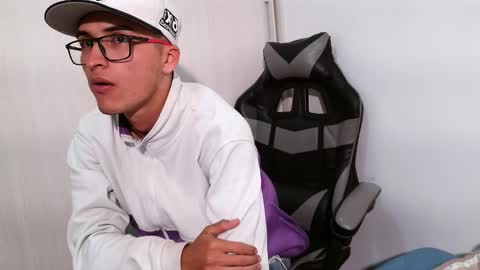 nico_viper_1 online show from January 2026 03:23:02 AM