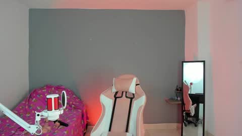 Snapshot of nicol_jone chatting on January 2025 06:22:01 AM Nicol sanchez online show from January 2025 06:22:01 AM