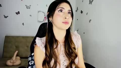 Snapshot of nicol_swift_ chatting on January 2025 02:04:01 AM Nicol online show from January 2025 02:04:01 AM