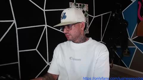 nicolas online show from October 2025 12:44:02 AM