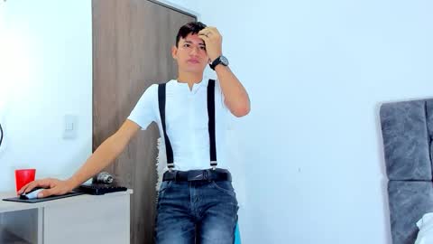 nicolastorres__ online show from November 2025 02:06:02 AM