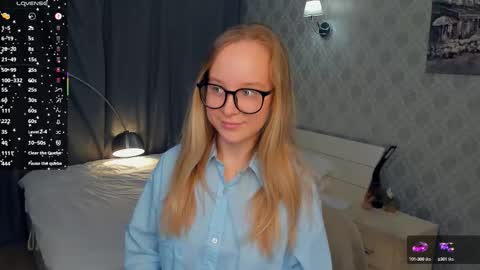 Nicoletta online show from October 2025 05:24:02 PM