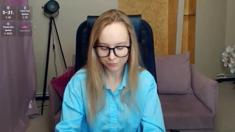 Nicoletta online show from December 2025 06:45:01 PM