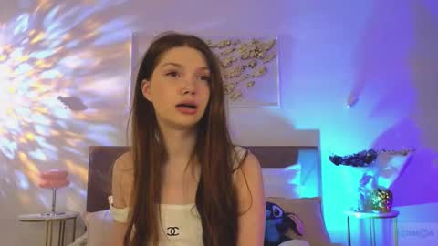 Nicole online show from November 2025 09:36:02 PM