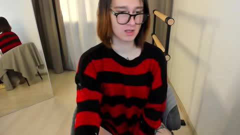 Nicole online show from October 2025 07:51:01 AM