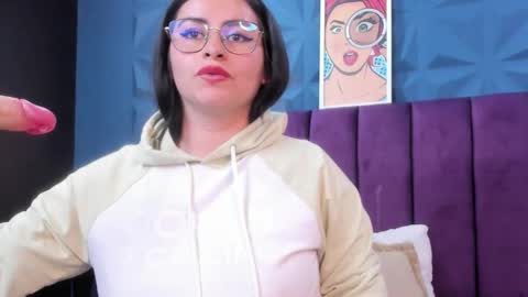 Snapshot of nicole_jonss chatting on May 2026 12:40:02 AM Nicole online show from May 2026 12:40:02 AM