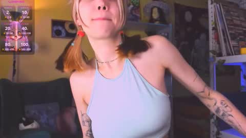 Nicole online show from October 2025 12:31:01 AM