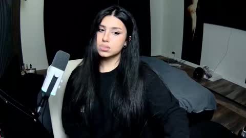 My name is Nicole. I m completely new here online show from March 2026 04:42:01 PM