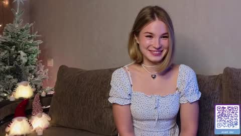 Snapshot of nicole_w00 chatting on December 2024 05:21:02 PM Nicole online show from December 2024 05:21:02 PM