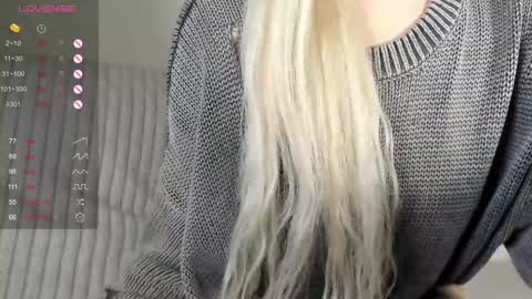 Snapshot of nicole_yo chatting on December 2024 02:25:02 AM Mary online show from December 2024 02:25:02 AM