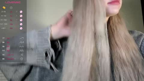 Snapshot of nicole_yo chatting on December 2024 03:40:02 AM Mary online show from December 2024 03:40:02 AM