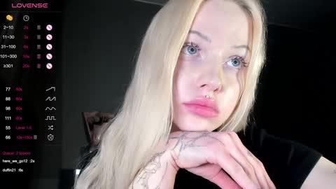 Snapshot of nicole_yo chatting on January 2025 06:45:01 AM Mary online show from January 2025 06:45:01 AM