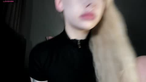 Snapshot of nicole_yo chatting on February 2025 02:22:02 AM Mary online show from February 2025 02:22:02 AM