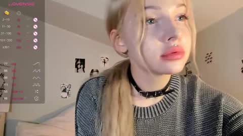 Snapshot of nicole_yo chatting on February 2025 08:19:02 PM Mary online show from February 2025 08:19:02 PM