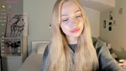 Snapshot of nicole_yo chatting on February 2025 10:31:02 PM Mary online show from February 2025 10:31:02 PM