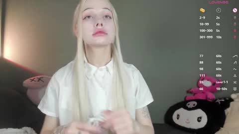 Snapshot of nicole_yo chatting on September 2025 02:22:02 AM Mary online show from September 2025 02:22:02 AM