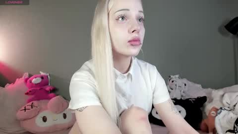 Snapshot of nicole_yo chatting on October 2025 10:11:01 PM Mary online show from October 2025 10:11:01 PM