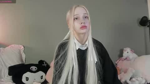 Snapshot of nicole_yo chatting on November 2025 06:02:02 AM Mary online show from November 2025 06:02:02 AM