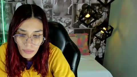 N i c o l e  online show from February 2025 02:18:01 PM