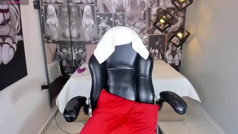 N i c o l e  online show from February 2025 05:49:02 PM