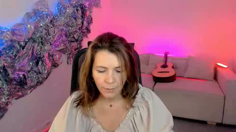 nicolehits online show from September 2025 09:11:01 AM